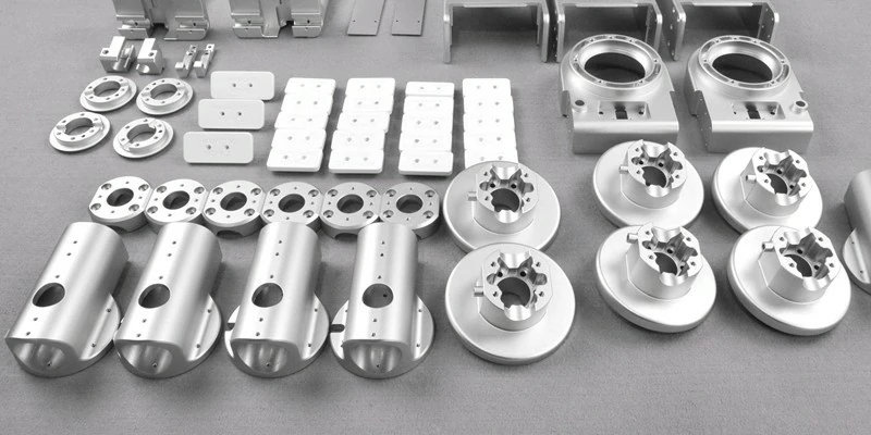 Don’t be confused about the differences between CNC machining centers, engraving and milling machines, and engraving machines.